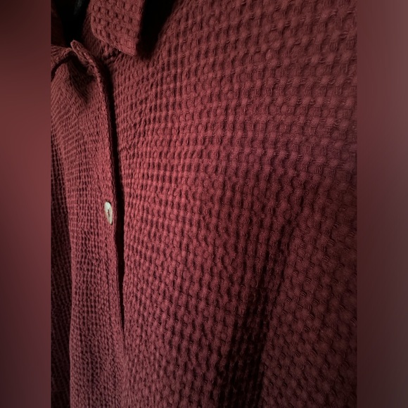Micheal Leu Button Down Top Red Maroon Women’s Size L Collared Long Sleeve Shirt - Picture 6 of 9
